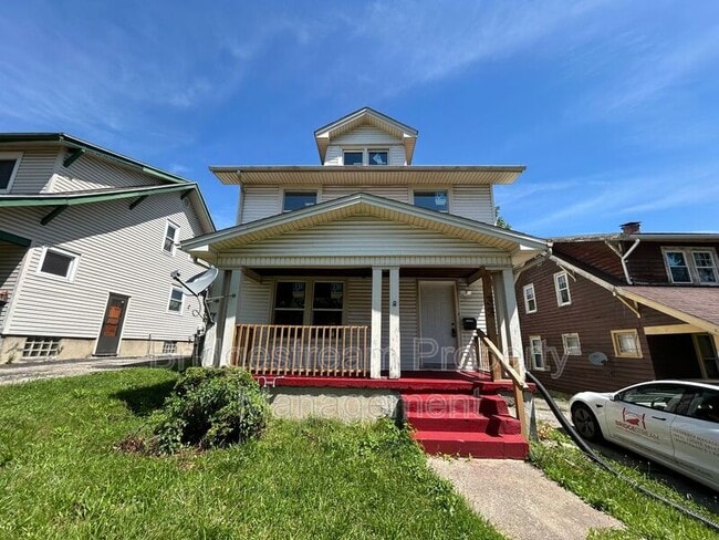 Photo - 33 E Shadyside Dr House