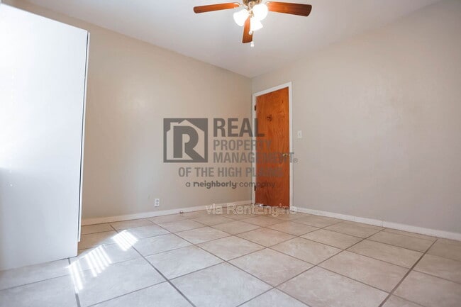 Photo - 1542 Parr St