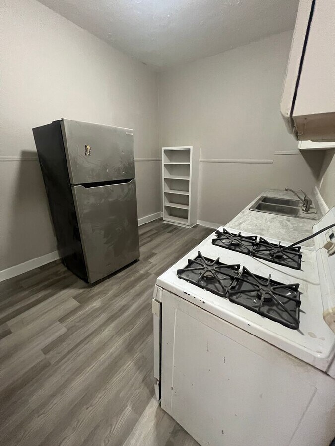 Photo - Newly renovated units and common areas! Unit -03