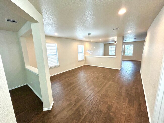 Photo - 123 Adelaide Oaks