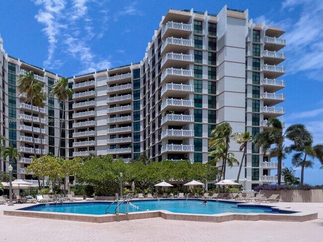 Photo - 1121 Crandon Blvd Unidad E307 Rental
