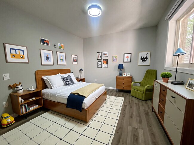 Photo - Spacious Main Floor 3 Bed/2 Bath Suite Unit 1