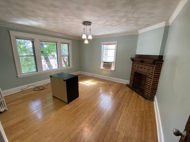 Building Photo - 5 Radnor Rd Unit 1 Rental
