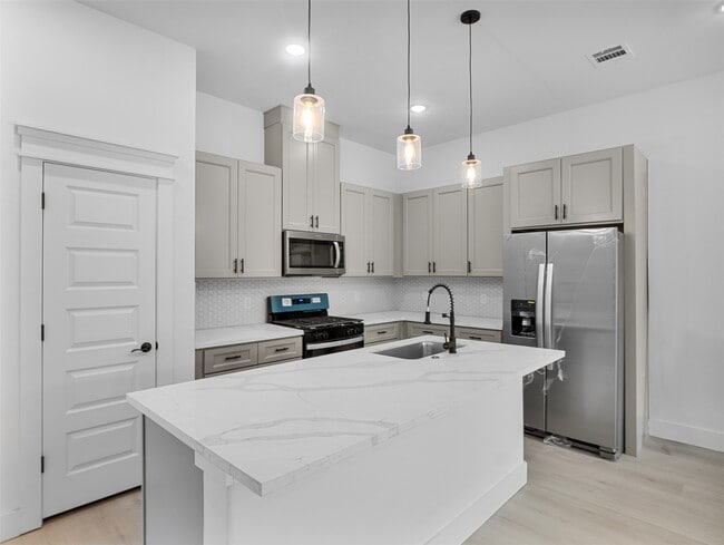 Photo - 4111 E Toliver St