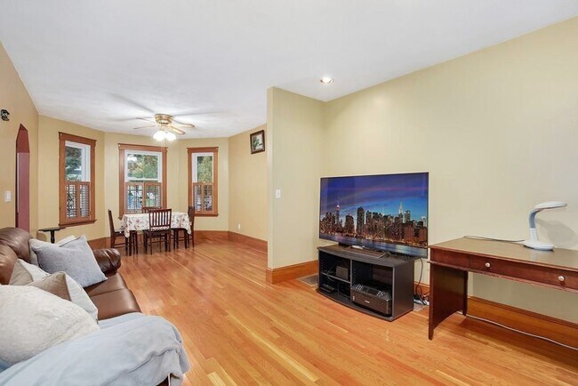 Photo - 112 Kinnaird St Unidad 112