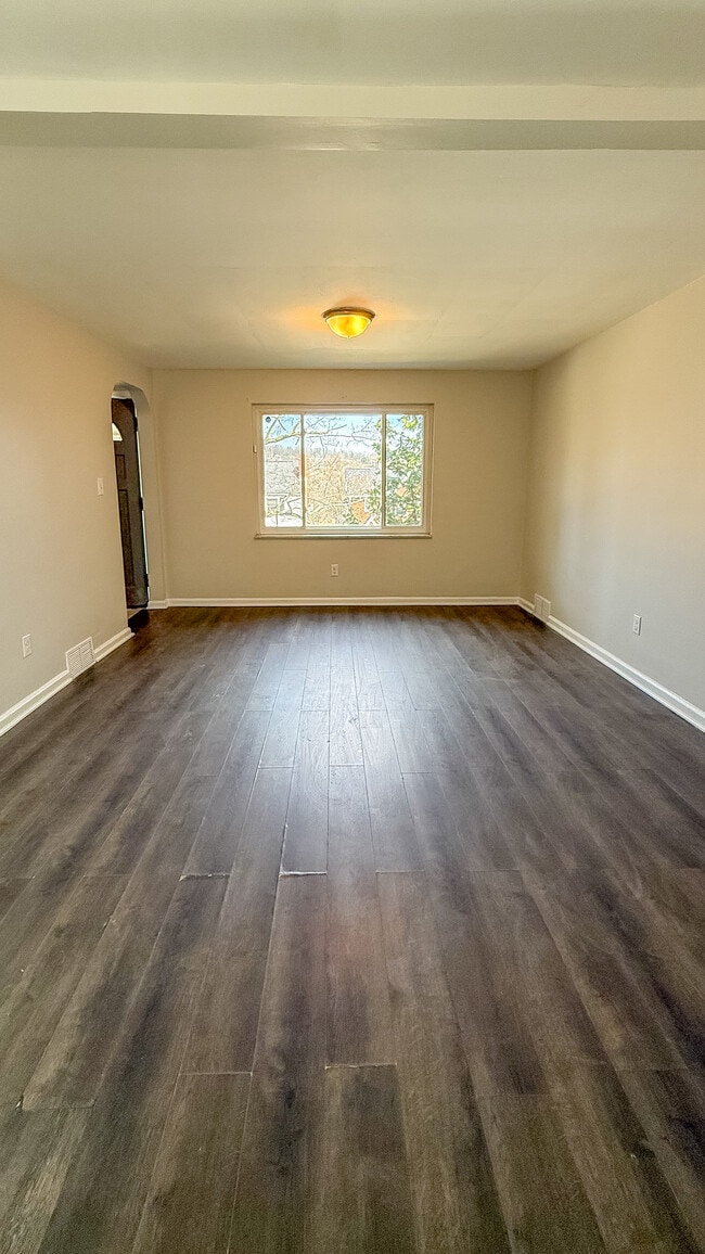 Dining Room - 2019 Fairlawn st