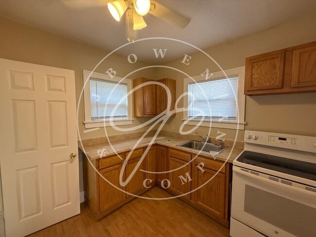 Cozy 2-Bedroom Retreat in West Toledo