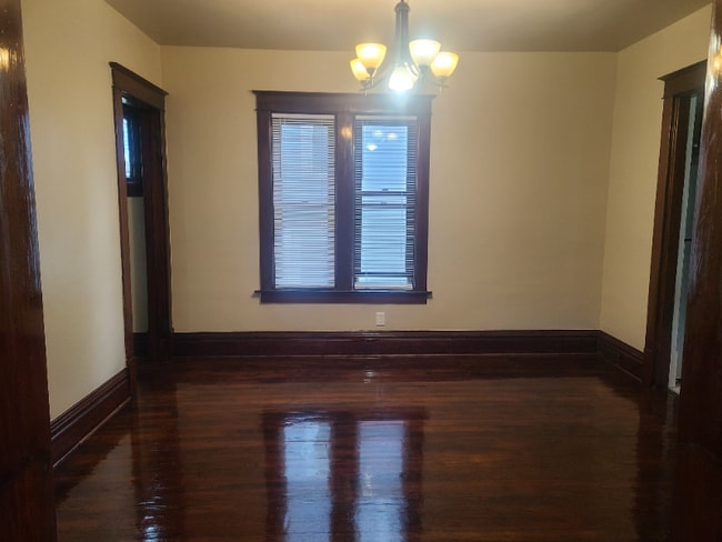 Photo - 35 Richards Ave NW