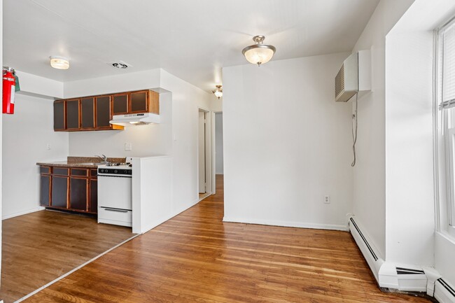 Marshall Square Apartments