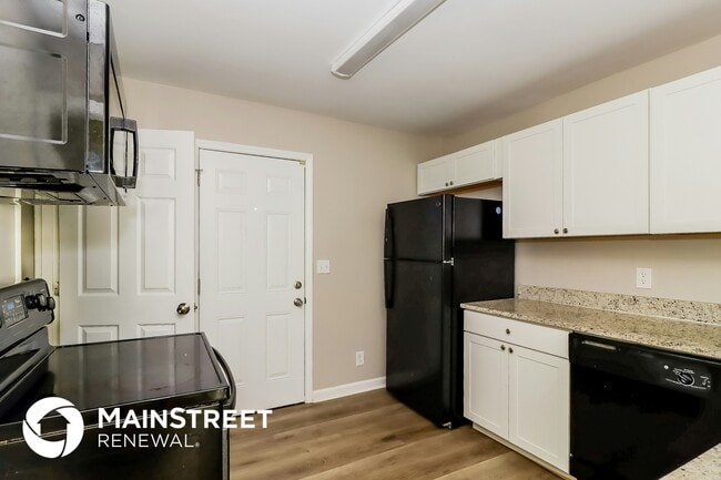 Photo - 209 W 14th St