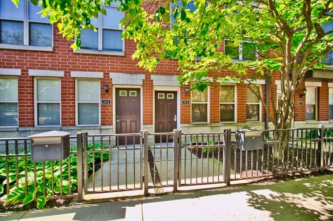 Building Photo - 353 E Eastgate Pl Rental