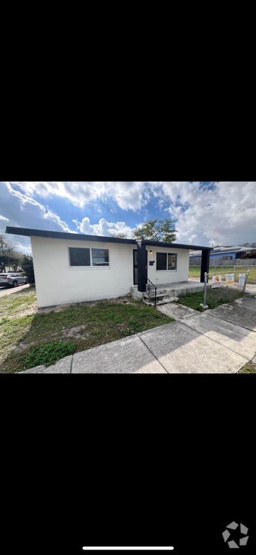 Building Photo - 700 6th St Rental