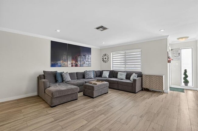 Photo - 407 SE 5th St