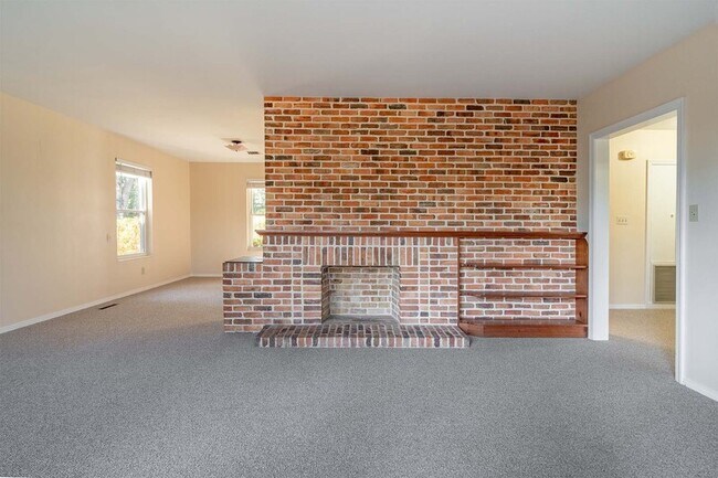 Photo - 2818 Lakeshore Dr