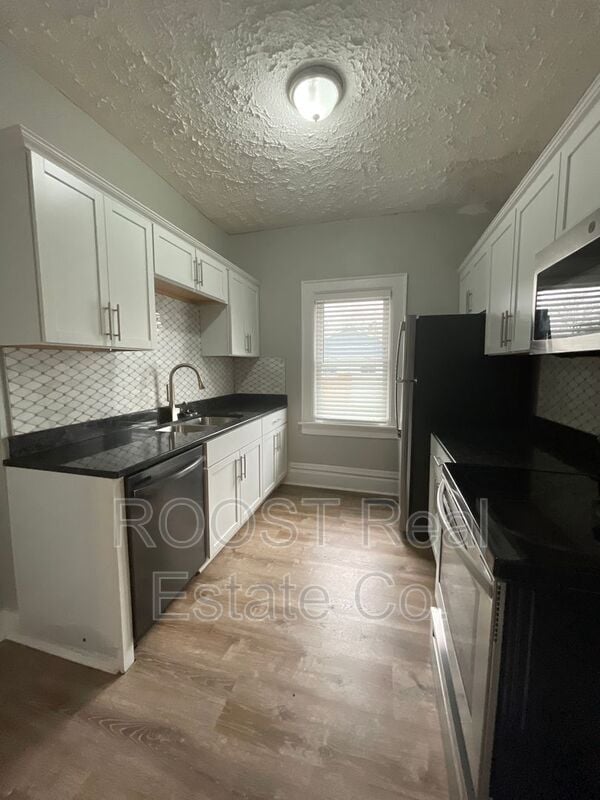 Photo - 931-933 E. Whittier Street