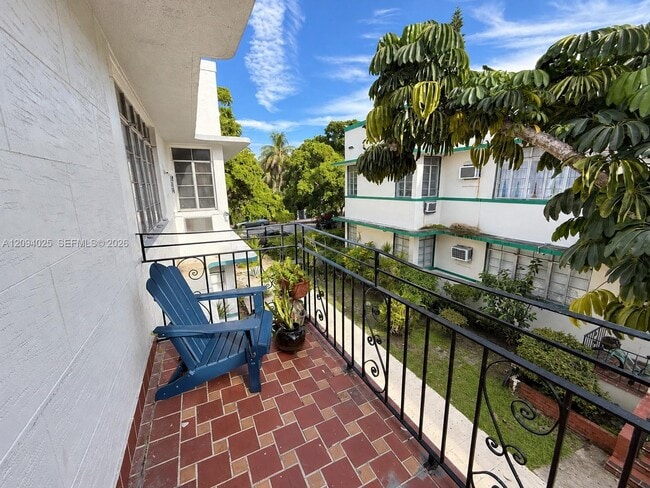 762 Lenox Ave. Unit 3