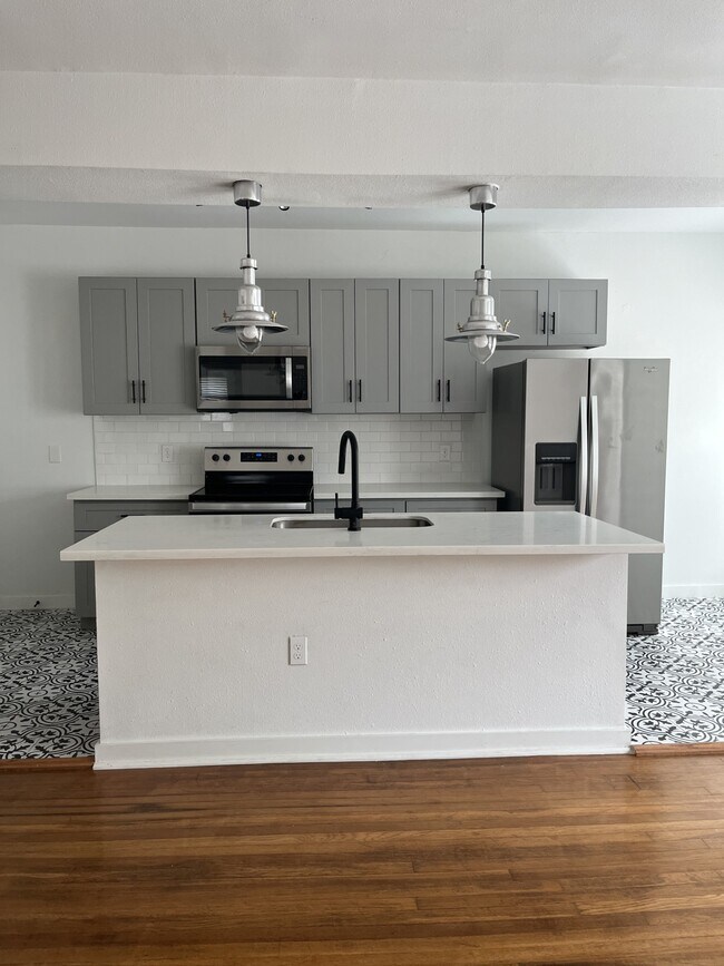 Building Photo - Live Montrose 417 W Main Rental