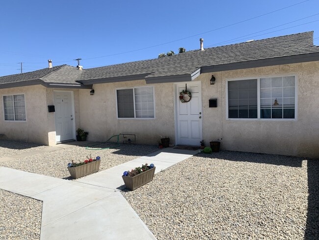 Photo - 308 N Second St Unidad B