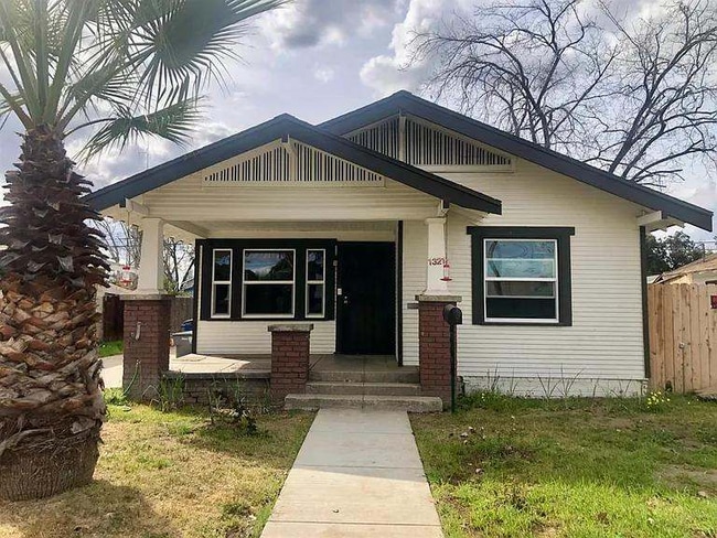 Photo - 1321 N Calaveras St Casa