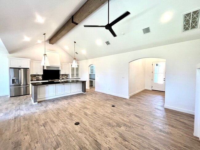 Photo - 4 Bed/2 Bath Home