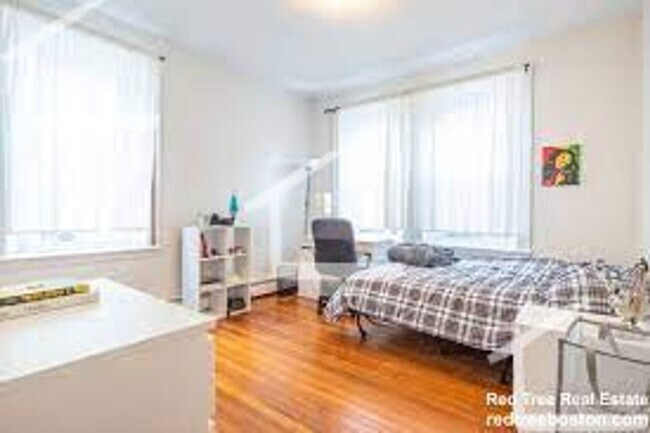 Photo - 100 Pleasant St