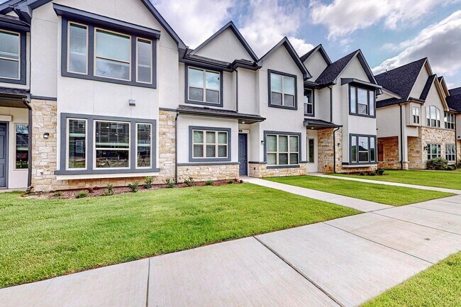 Photo - 4 bed 3 Bath Luxurious Townhome in Frisco!