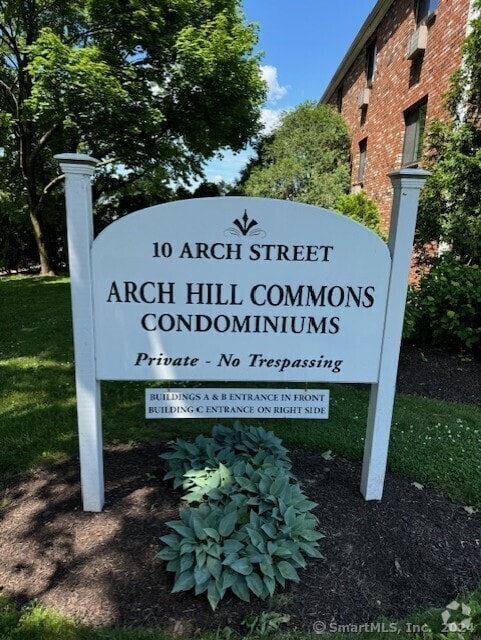 Building Photo - 10 Arch St Unit APT C9