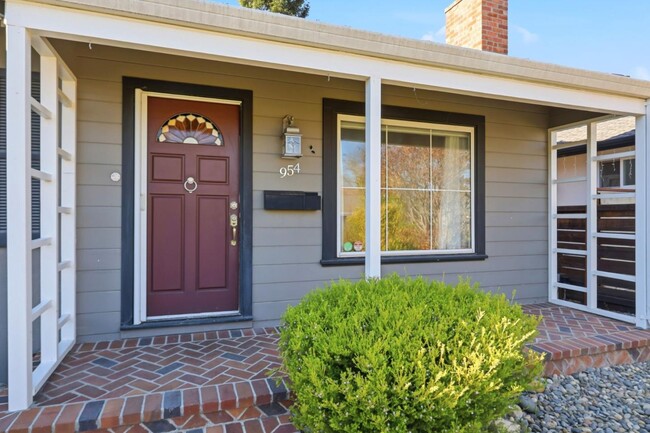 Photo - 954 Sunlite Dr