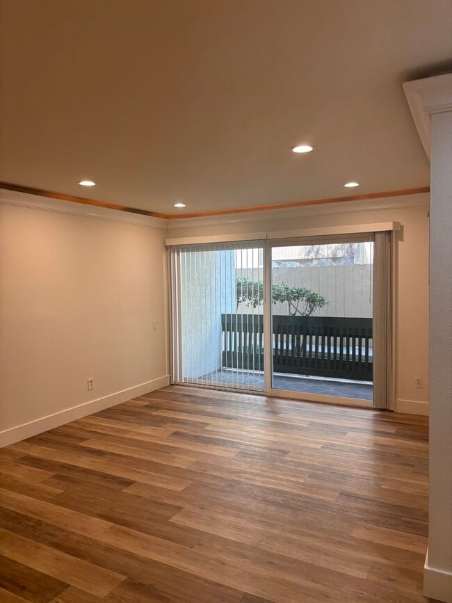Photo - Bay Ho 3 Bd 2 Ba Corner first level Condo for lease
