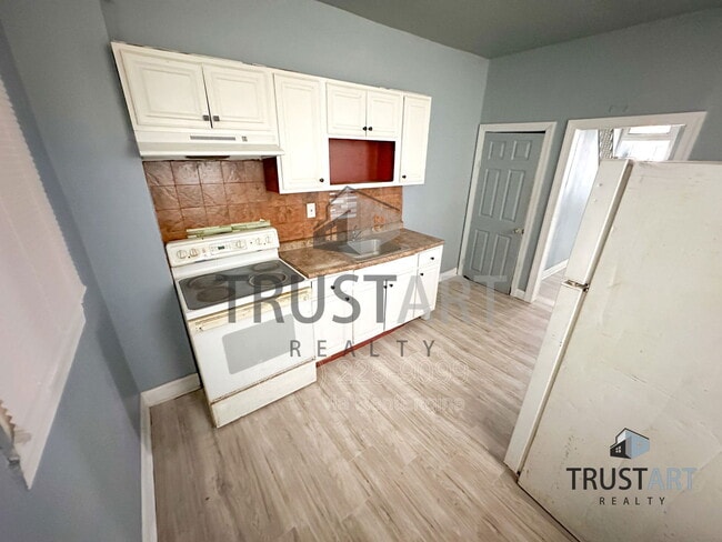 Photo - 3115 Custer St