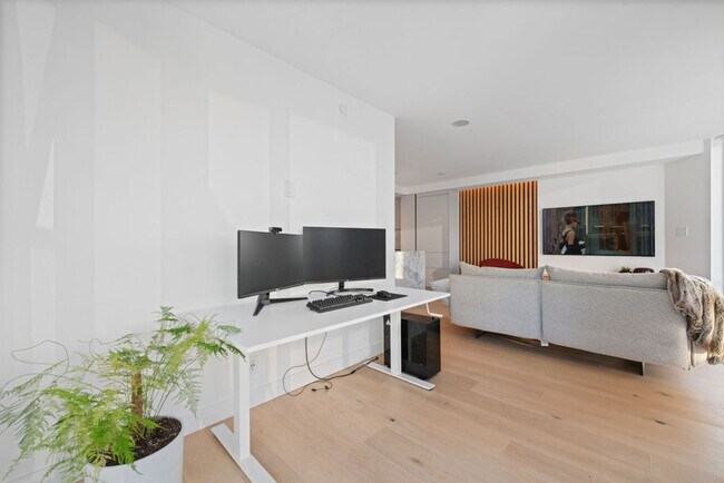 Photo - 583 Beach Crescent Unit SI ID1520574P