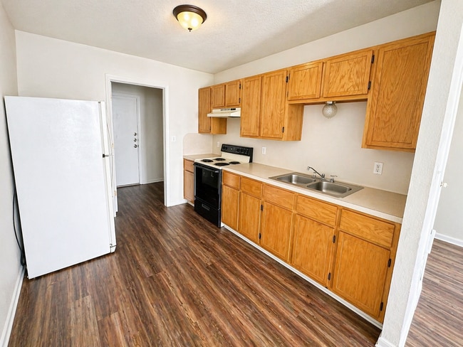 Photo - 204 W Avenue F Unidad B