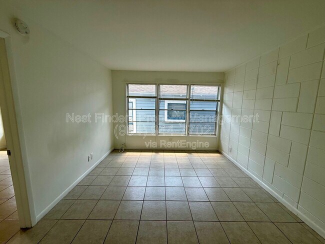 Photo - 1318 Sydney Pl