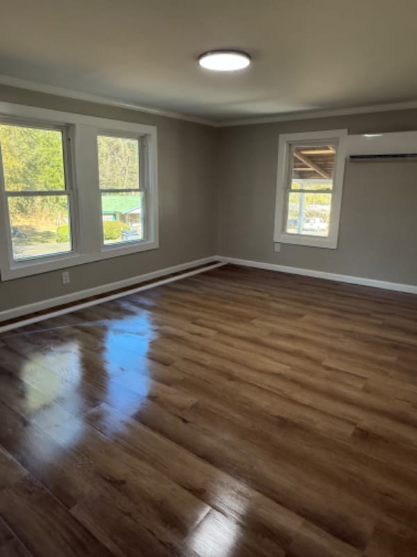 Photo - 103 Ellis St SW