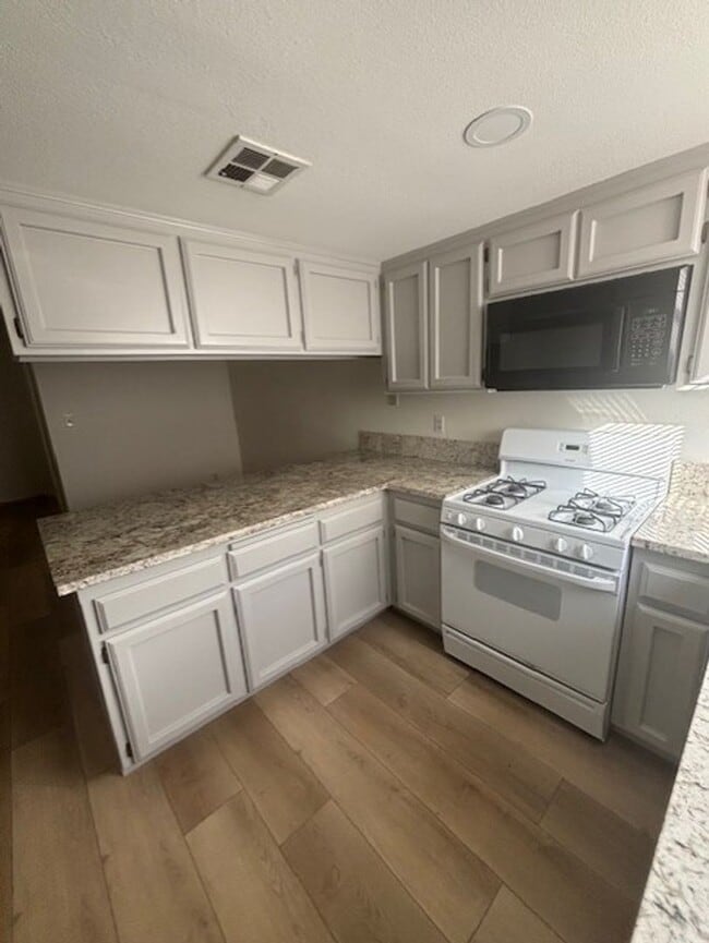 817 Quail Ln