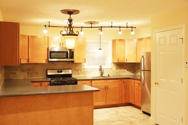 Photo - 48 N Champlain St Unit APT 2