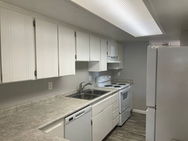 Photo - TOWNHOME - VILLAGE OF OAK CREEK - RED ROCK...