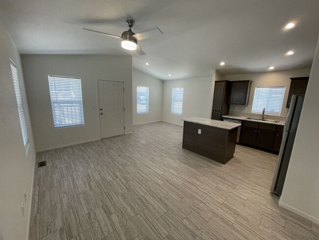 2401 W Southern Ave
