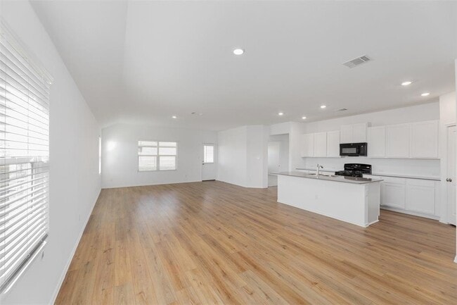 Photo - 627 Waterway Ave