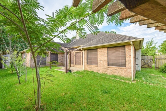 Photo - 1813 Oakwood Dr E