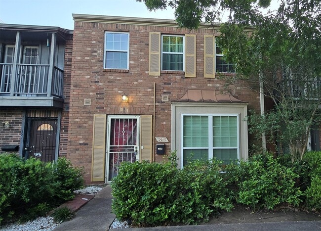 Building Photo - 7913 Grove Ridge Dr