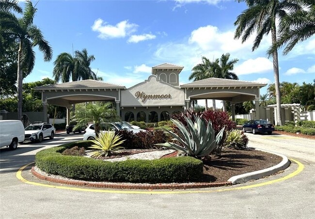 Building Photo - 4801 Martinique Pl Unit G2