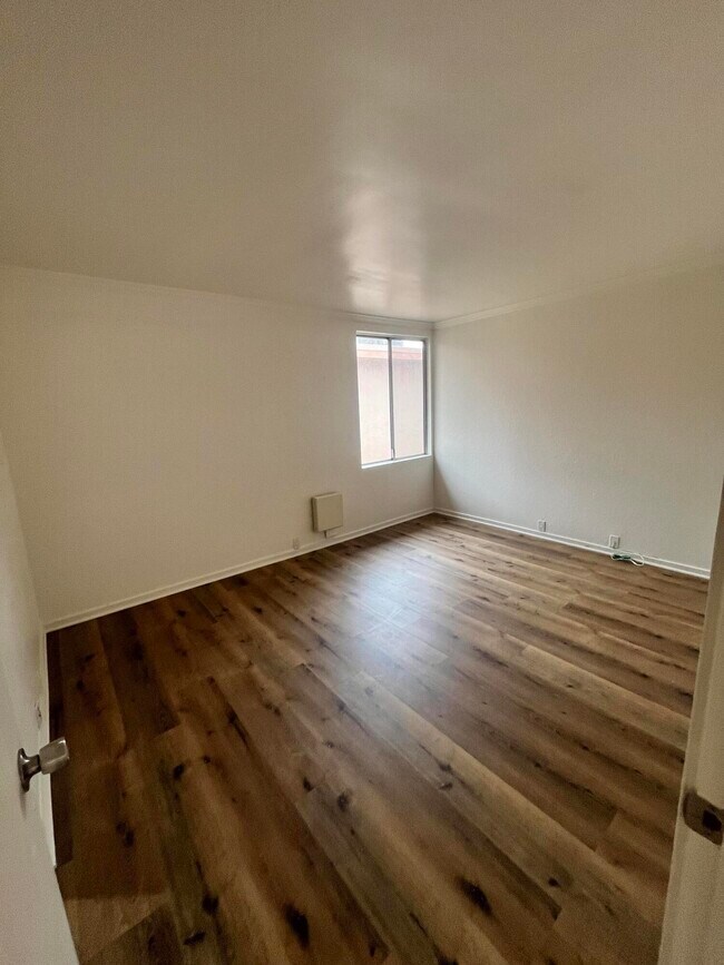 Photo - 400 N Sunrise Way Unidad 250