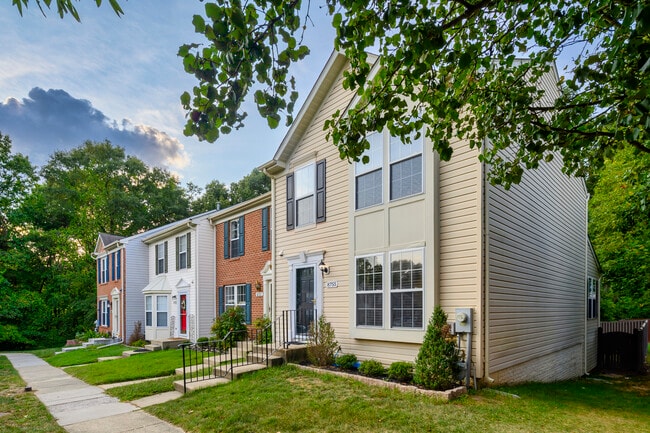 Building Photo - 8755 Thornbrook Dr Rental