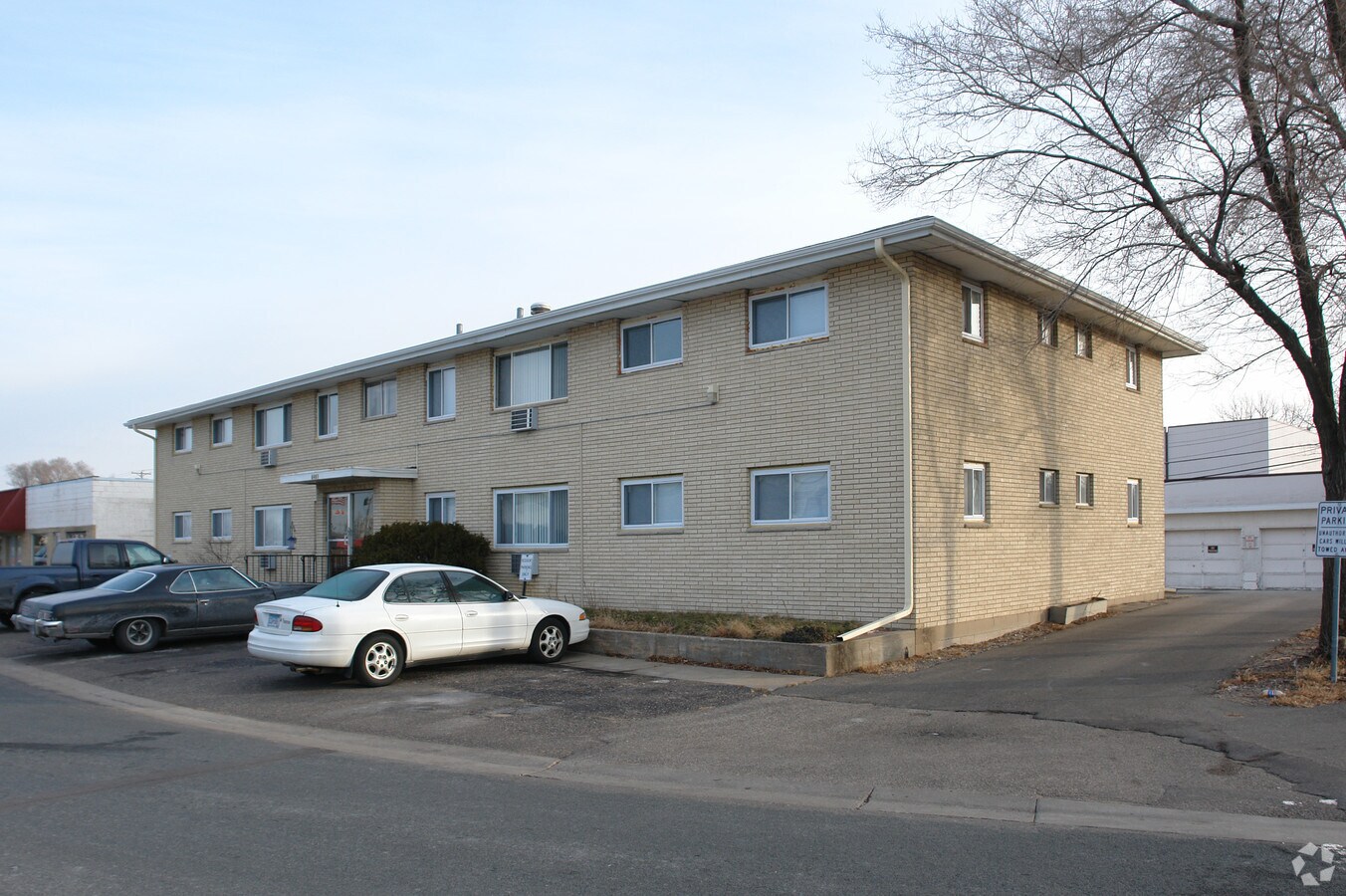 Photo - 8401 Center Dr NE