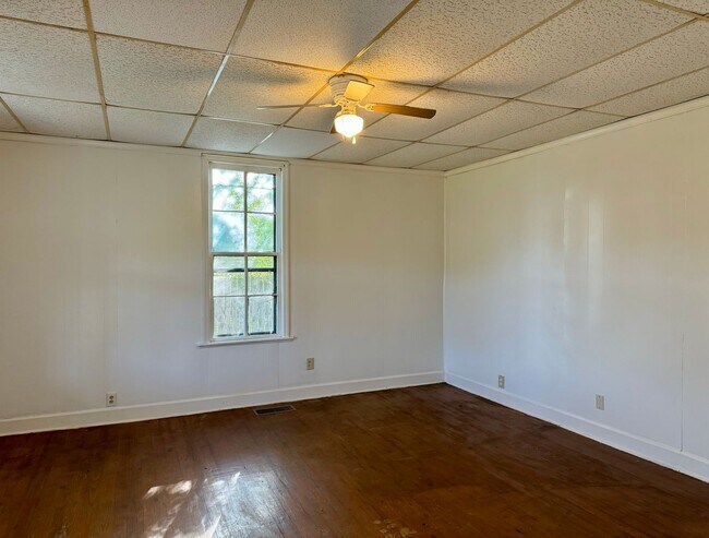 Photo - Complete New Central Hvac in this 2 Bed/1 ...