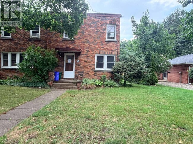Photo - 365 Brant St
