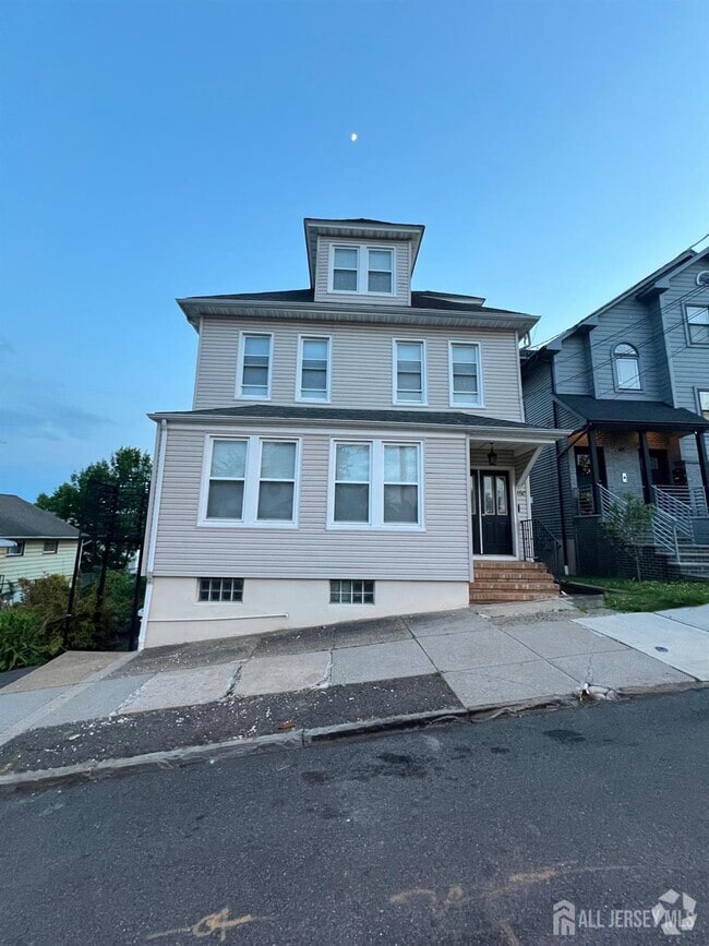 Building Photo - 160 Silver Ave Rental