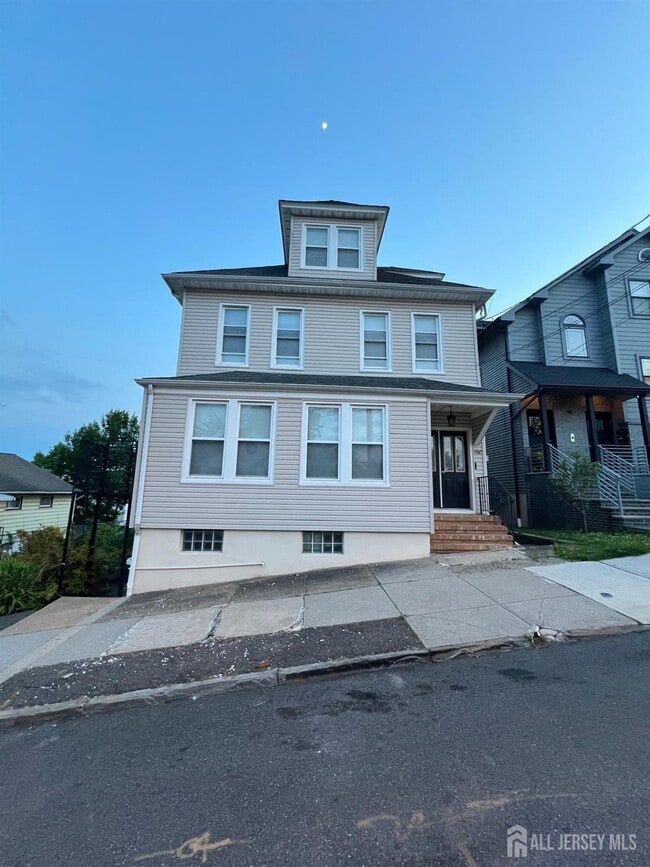 Building Photo - 160 Silver Ave Rental