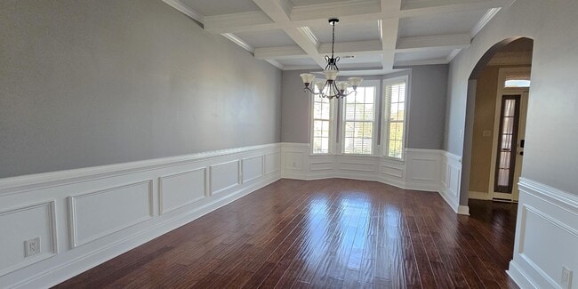 Photo - 408 Fernhurst Ln